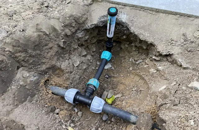 Bewässerung unter der Erde verlegt