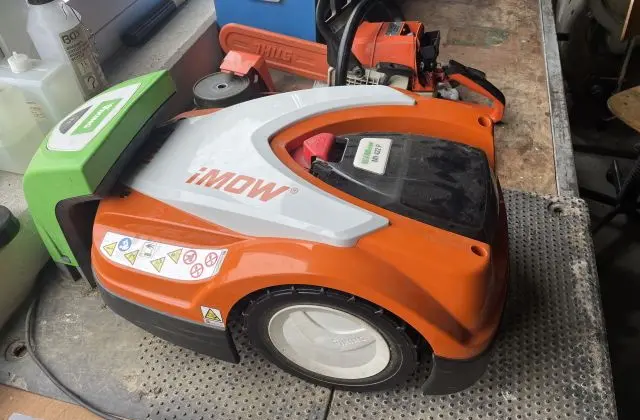 Ladestation Mähroboter